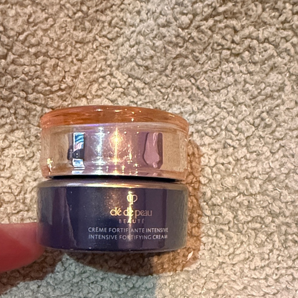 Clé de Peau Beauté Intensive Fortifying Cream - 12ml - new!